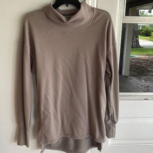 Turtle neck high low sweatshirt